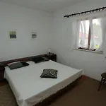 With A Parking Space Splitska, Brac - 15197 Apartament
