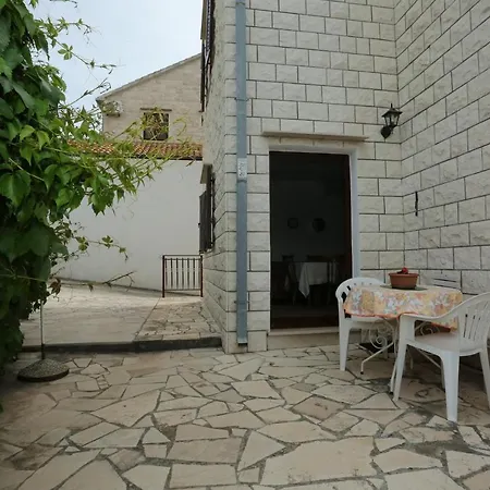 With A Parking Space Splitska, Brac - 15197 Apartment Splitska