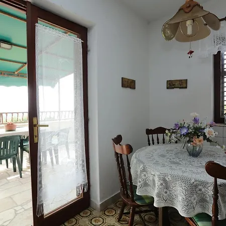 Apartment With A Parking Space Splitska, Brac - 15197