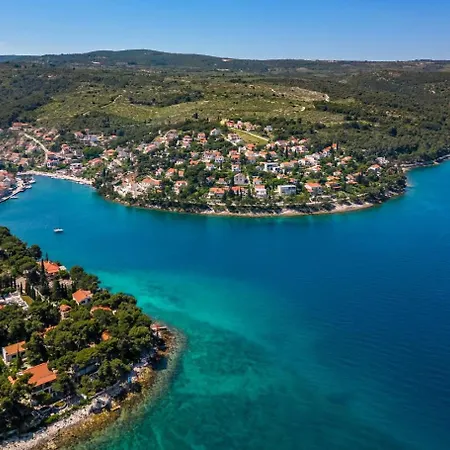With A Parking Space Splitska, Brac - 15197 Splitska