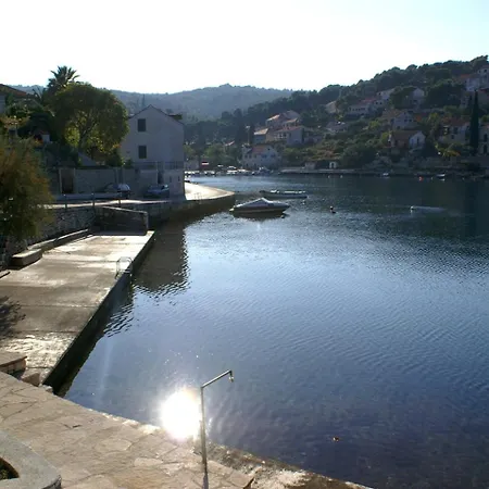 With A Parking Space Splitska, Brac - 15197 * 스프리트스카
